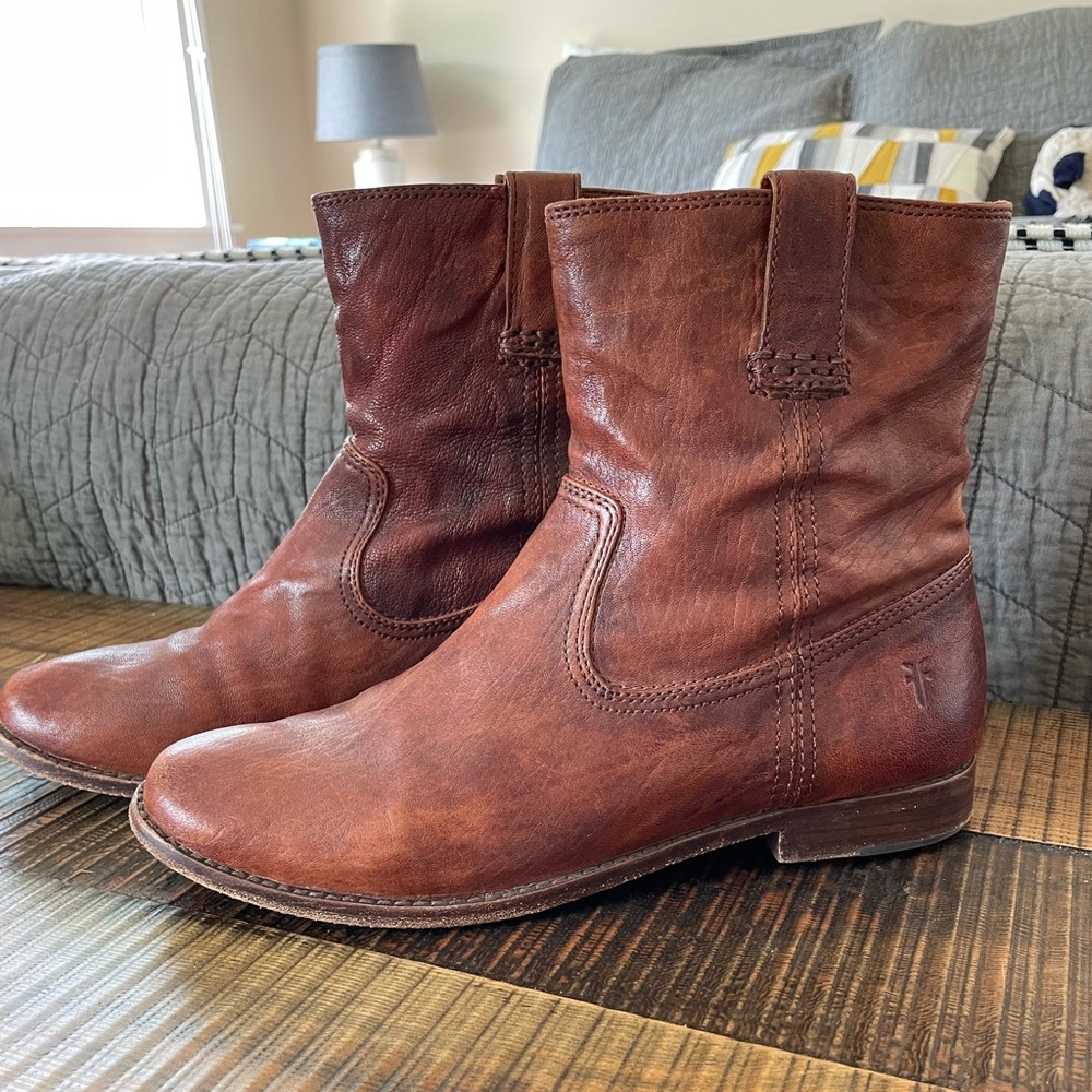 Frye Anna Shortie Ankle Boot - Brown
